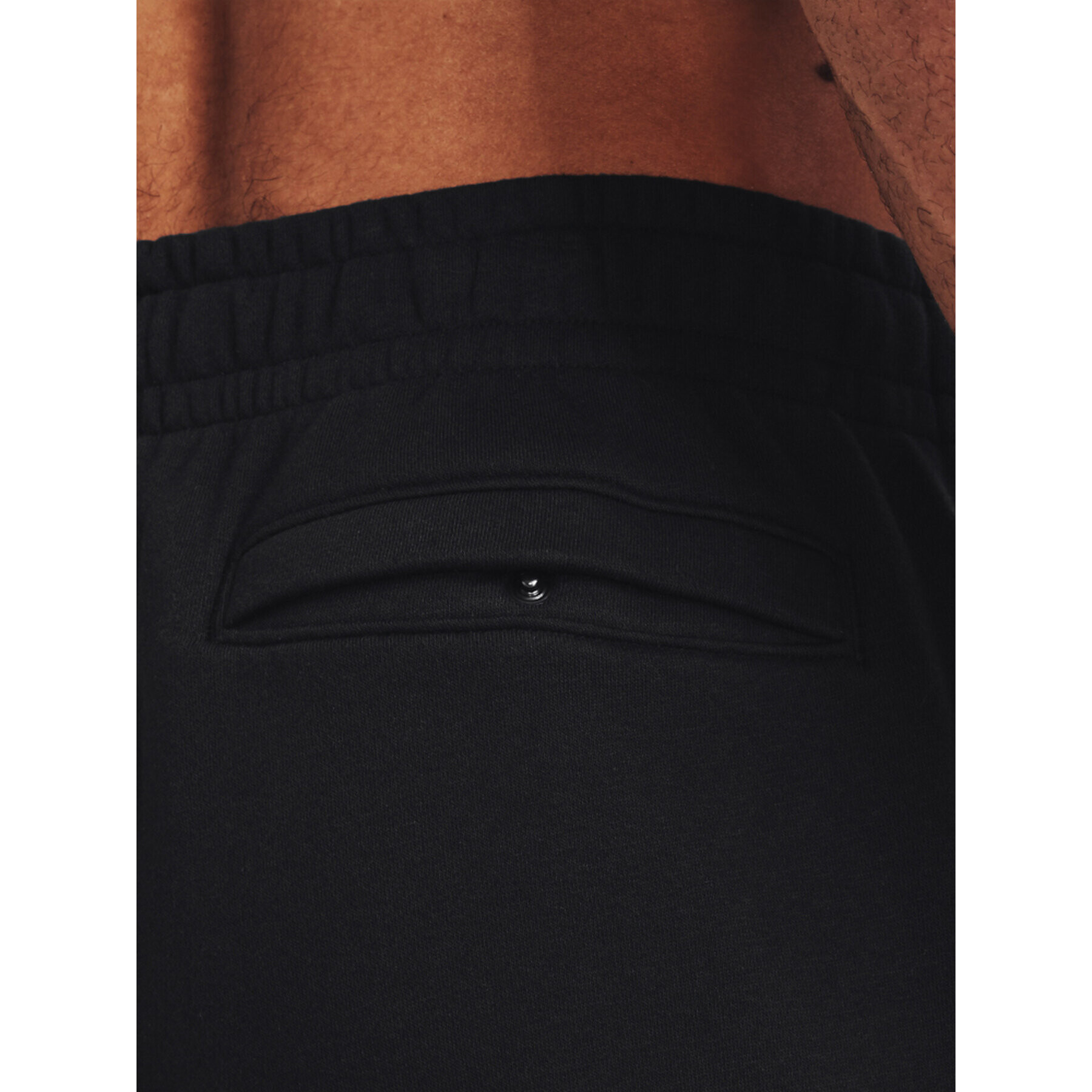 Under Armour Pantaloni trening UA Essential Fleece Jogger 1373882 Negru Regular Fit - Pled.ro