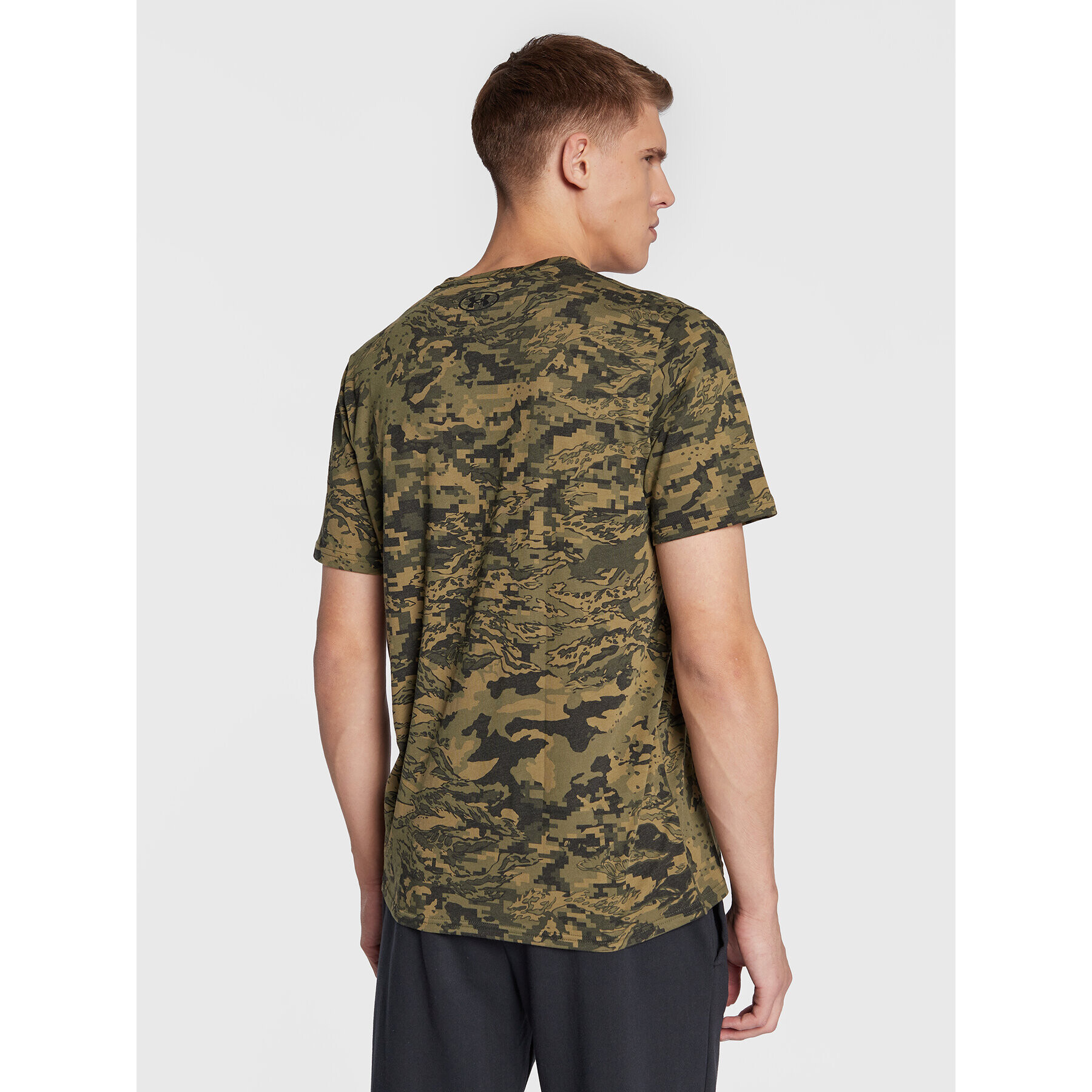 Under Armour Tricou 1357727 Kaki Loose Fit - Pled.ro