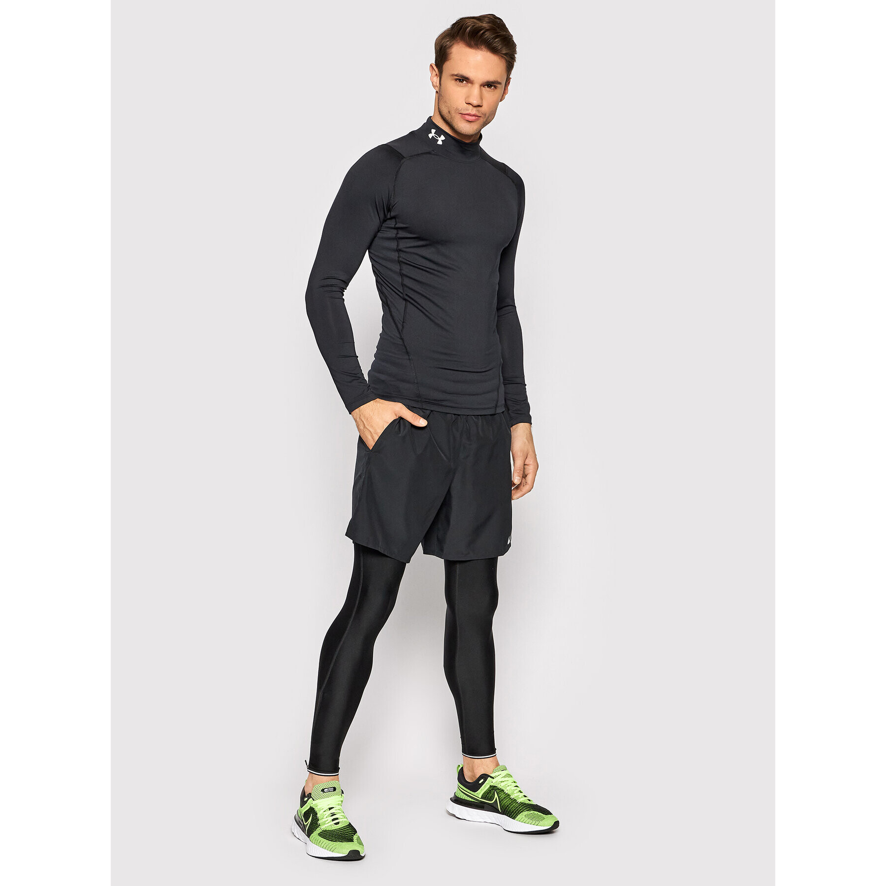 Under Armour Tricou tehnic HeatGear® Mock 1369606 Negru Skinny Fit - Pled.ro