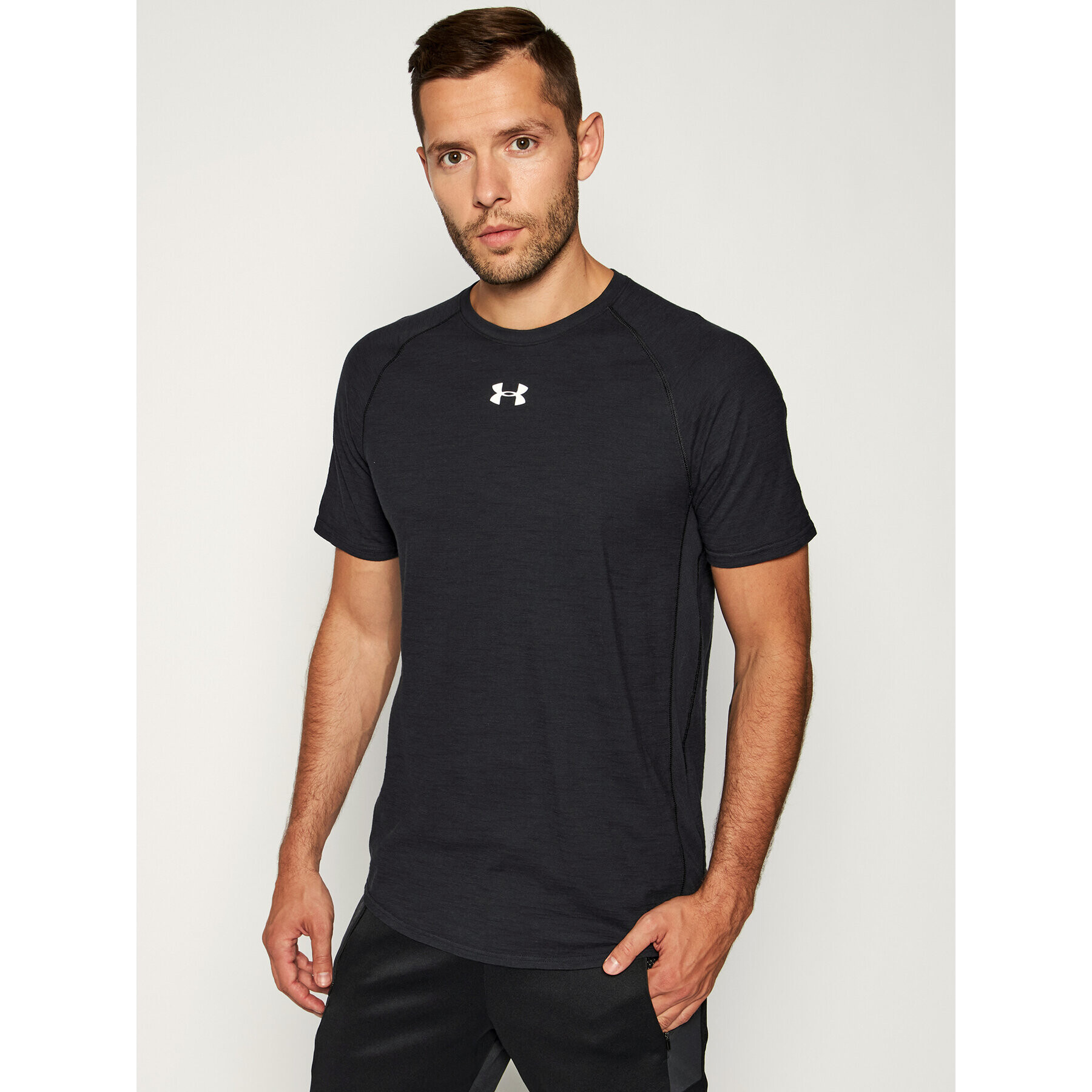 Under Armour Tricou UA Charged 1351570 Negru Regular Fit - Pled.ro