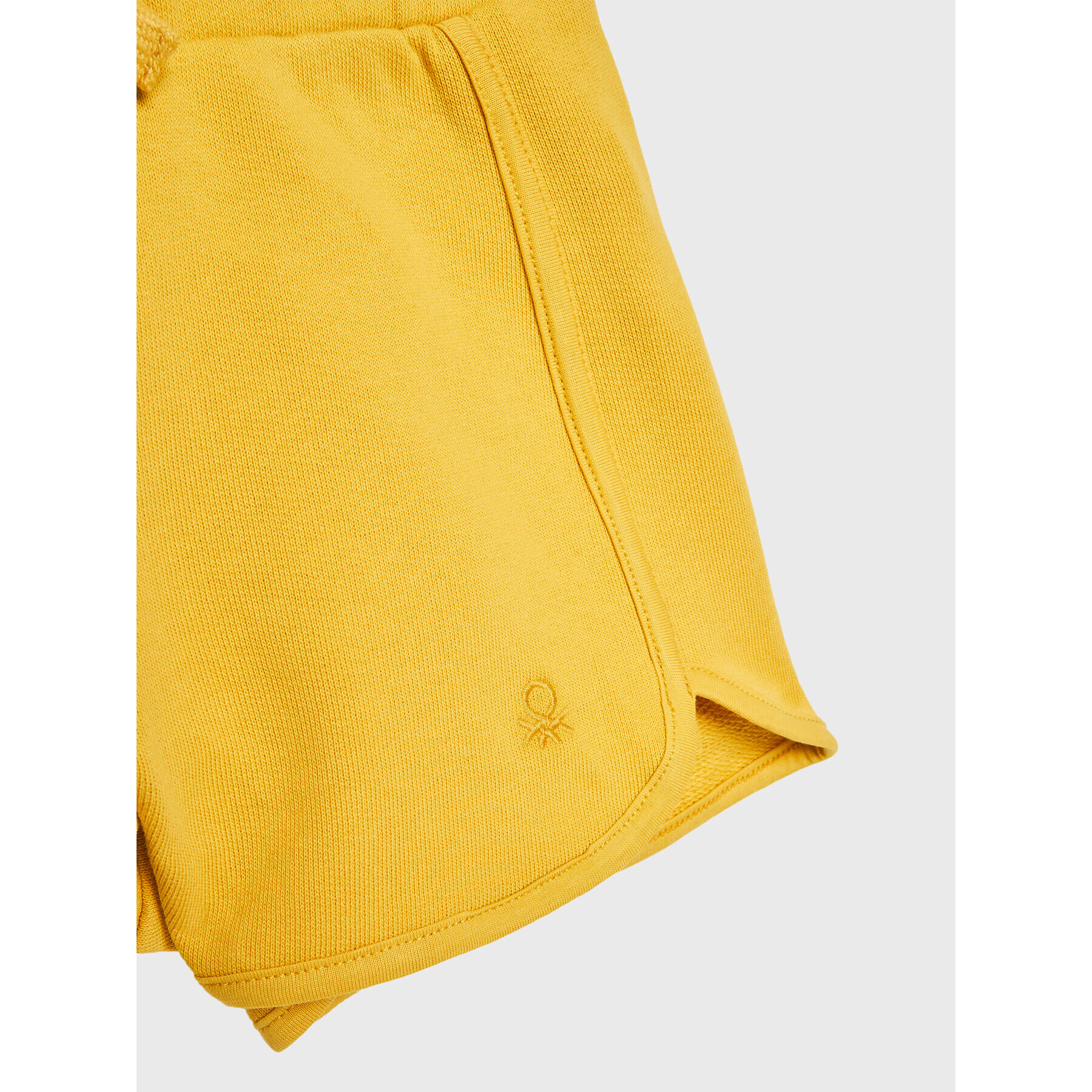 United Colors Of Benetton Pantaloni scurți sport 3J70G900O Galben Regular Fit - Pled.ro