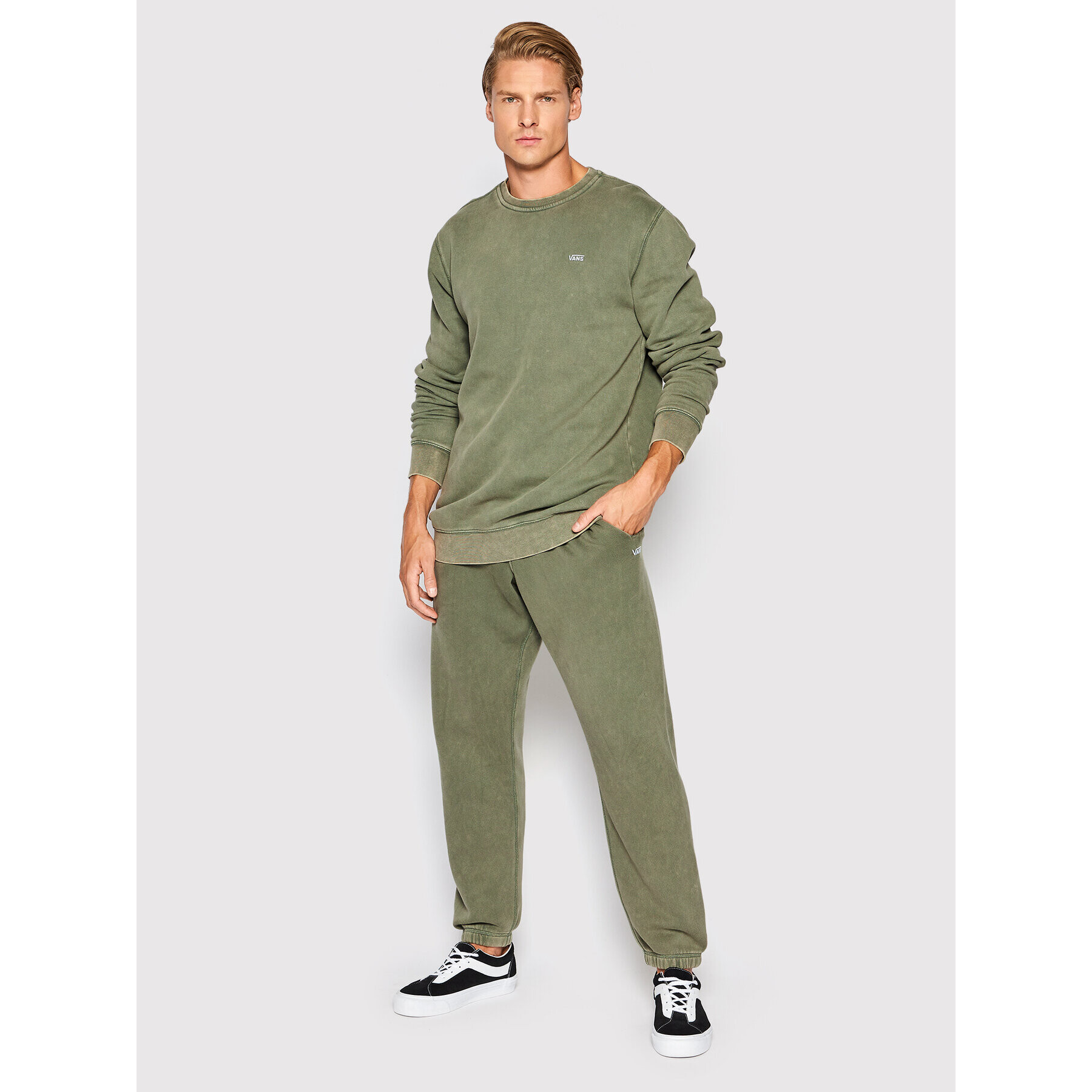 Vans Pantaloni trening ComfyCush Wash VN0A7YCE Verde Relaxed Fit - Pled.ro