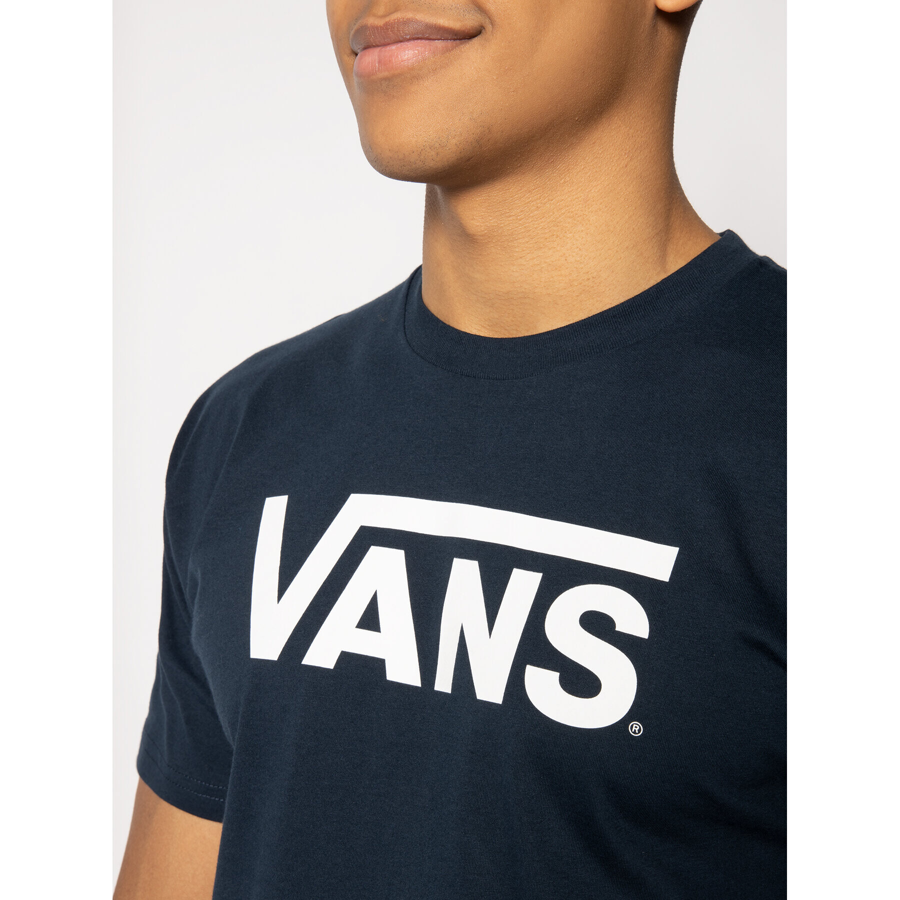 Vans Tricou Classic VN000GGGNAV1 Bleumarin Classic Fit - Pled.ro