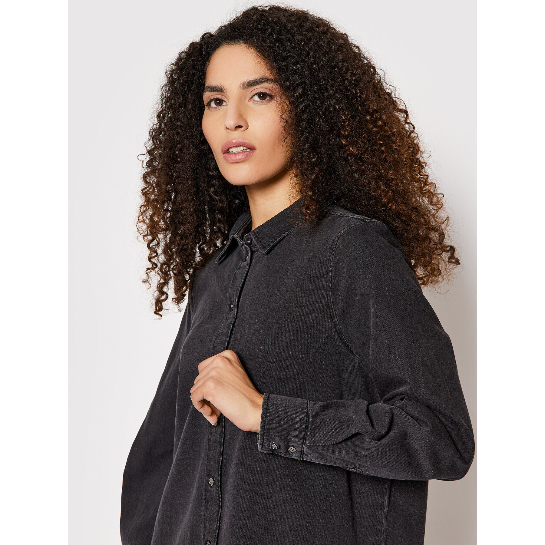 Vero Moda cămașă de blugi Flora 10258235 Negru Oversize - Pled.ro