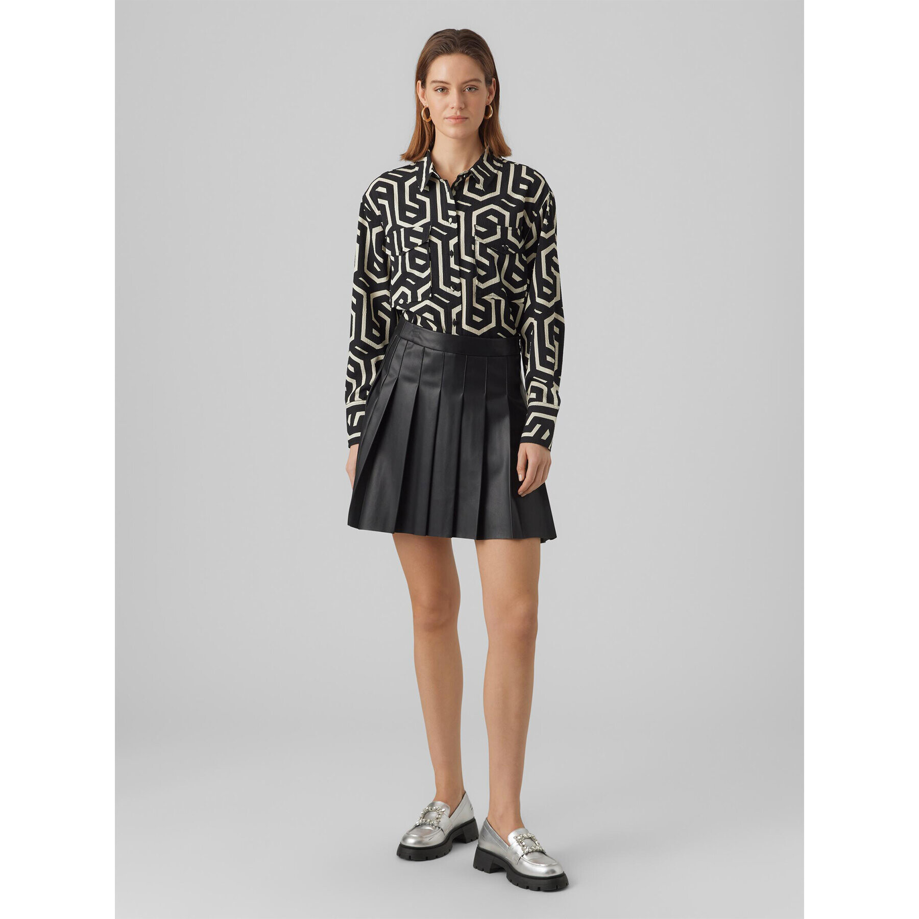 Vero Moda Fustă din imitație de piele Naomi 10295554 Negru Regular Fit - Pled.ro