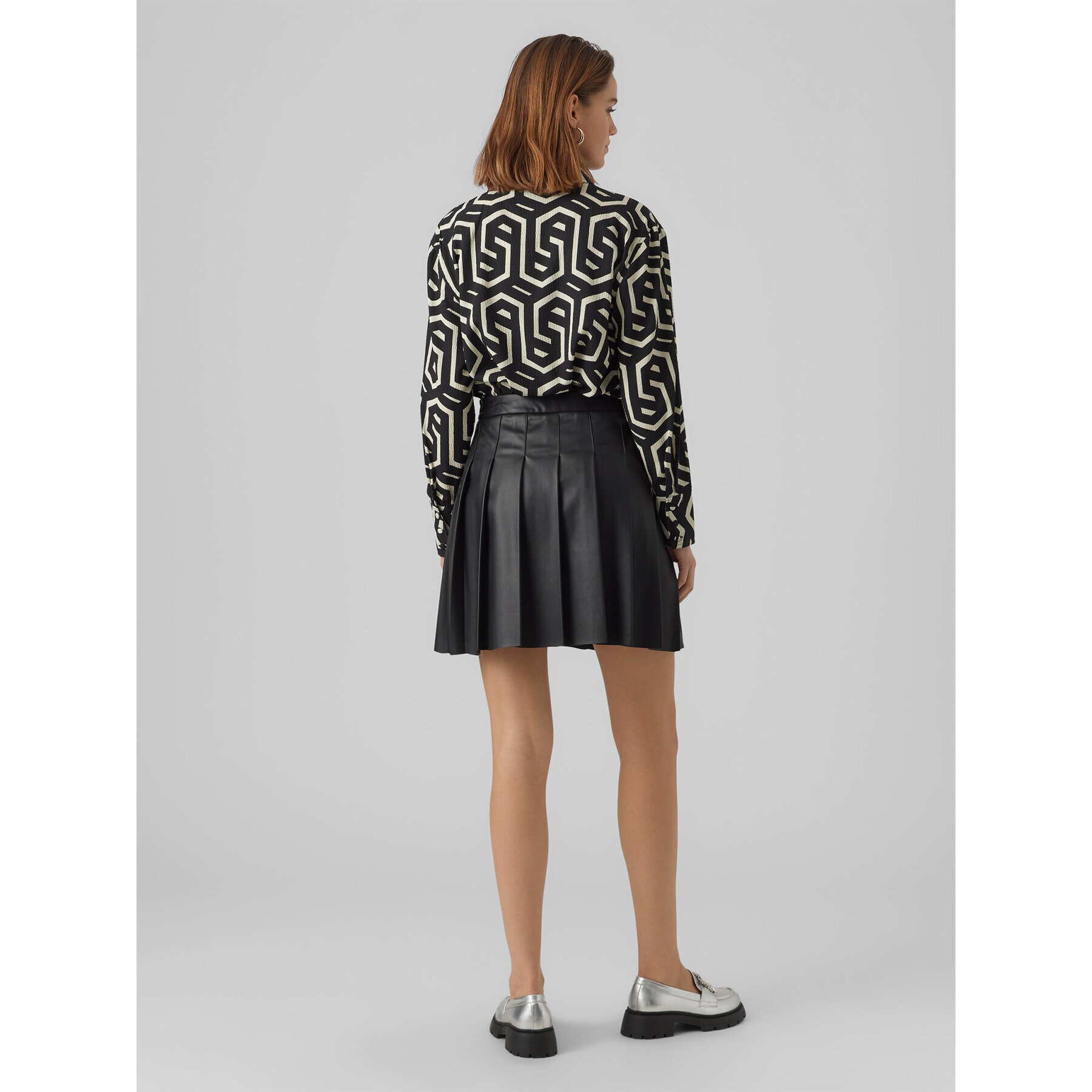 Vero Moda Fustă din imitație de piele Naomi 10295554 Negru Regular Fit - Pled.ro