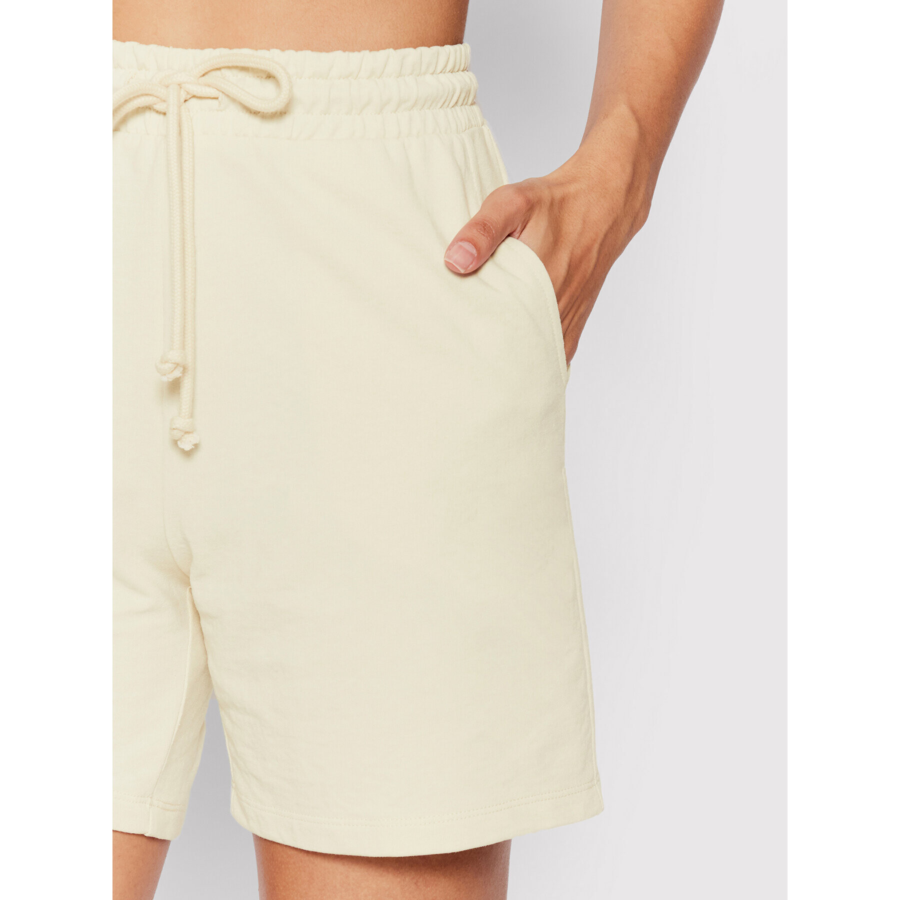 Vero Moda Pantaloni scurți sport Octavia 10259463 Écru Regular Fit - Pled.ro