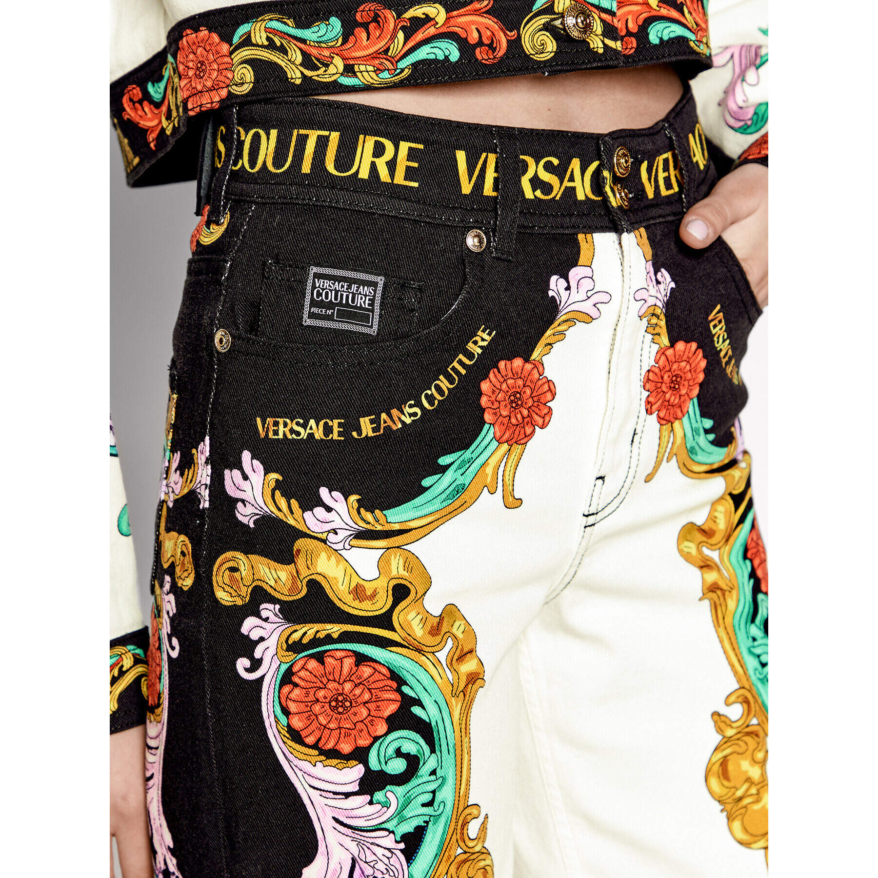 Versace Jeans Couture Blugi Nina Panel 72HAB5TP Colorat Relaxed Fit - Pled.ro