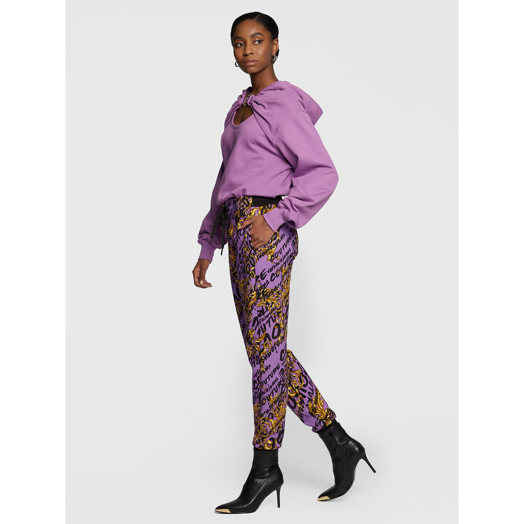 Versace Jeans Couture Bluză Basic 73HAI312 Violet Relaxed Fit - Pled.ro