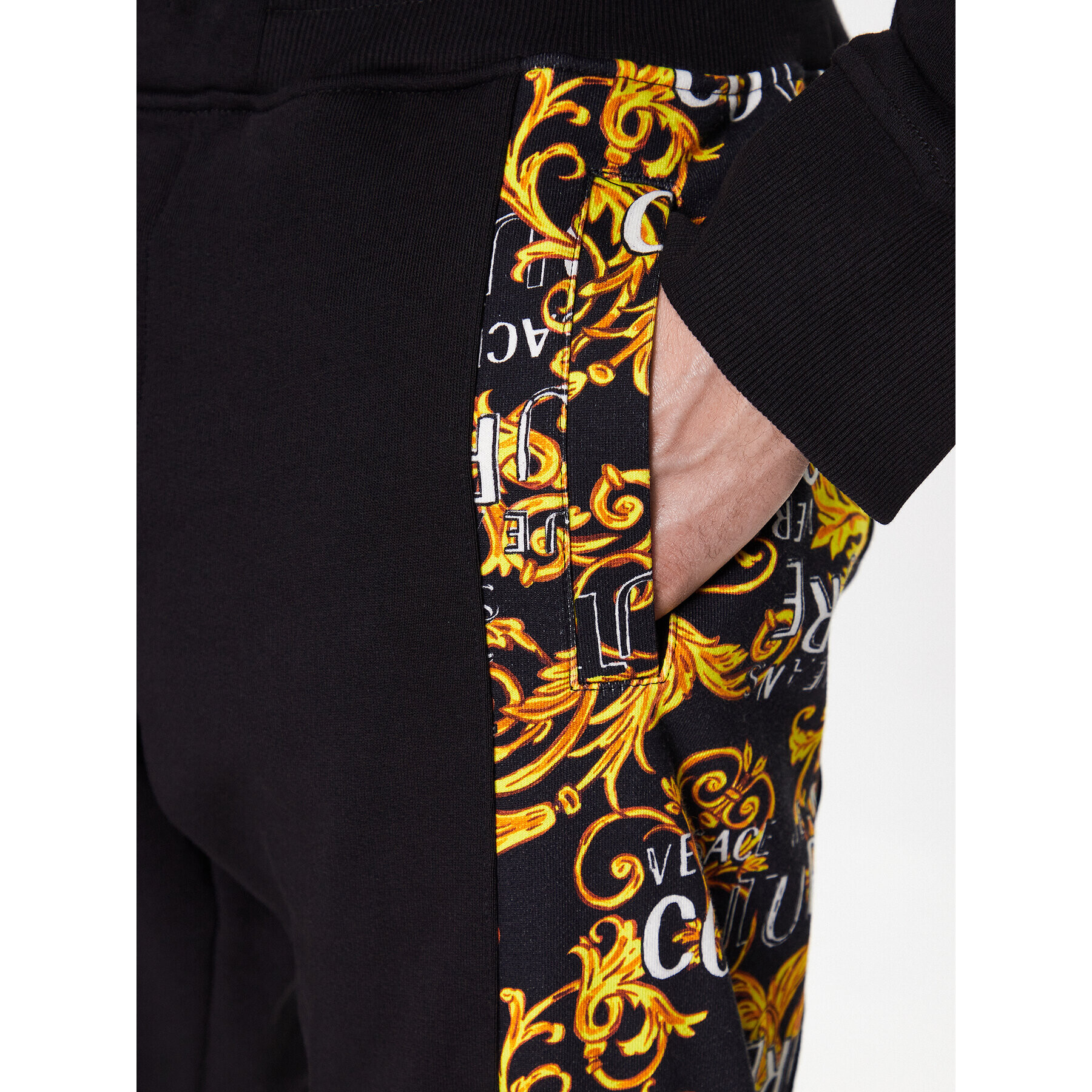 Versace Jeans Couture Pantaloni trening Contr Logo Baroque 74GAA3C0 Negru Regular Fit - Pled.ro