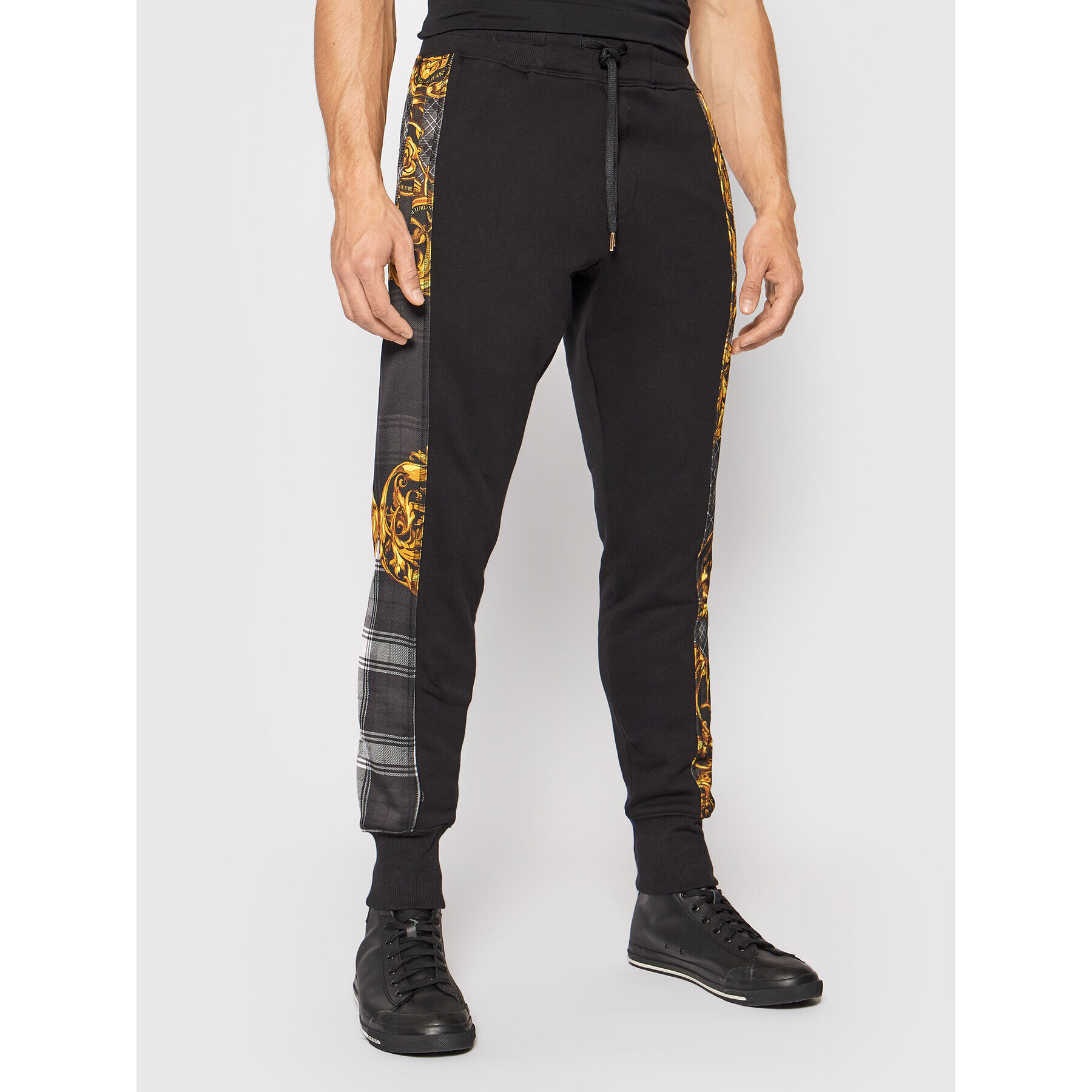 Versace Jeans Couture Pantaloni trening Contrast Highland 71GAA3C6 Negru Regular Fit - Pled.ro