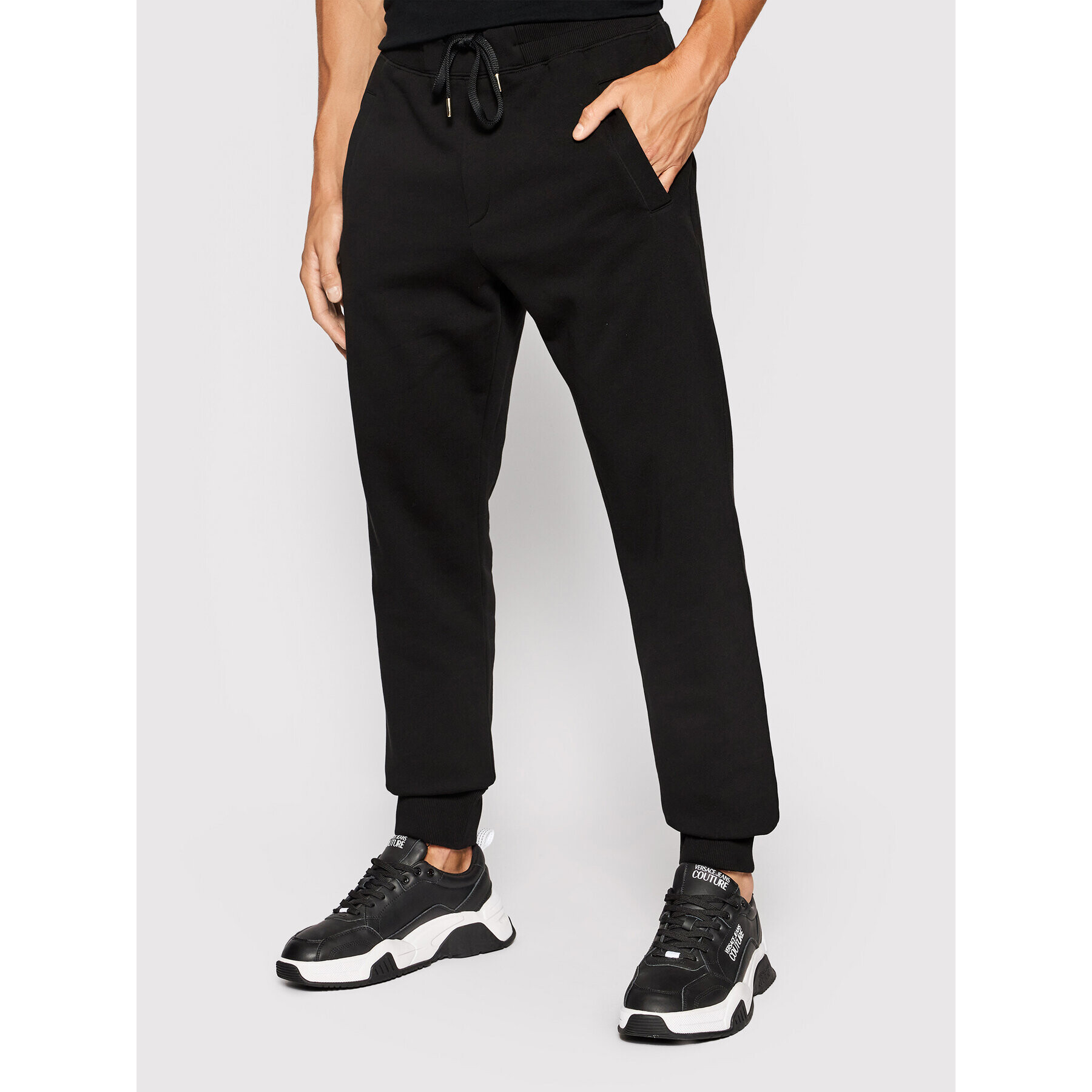 Versace Jeans Couture Pantaloni trening Vemblem 71GAAF01 Negru Regular Fit - Pled.ro