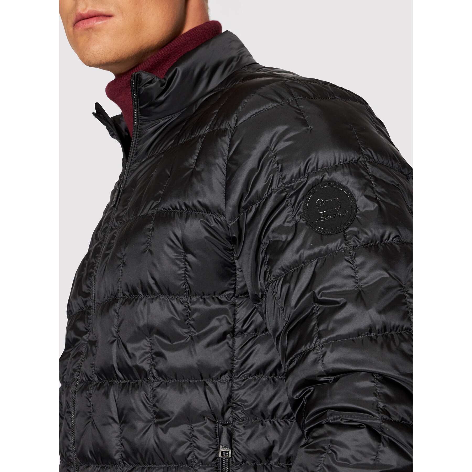 Woolrich Geacă din puf Deepsix CFWOOU0426MRUT2686 Negru Regular Fit - Pled.ro