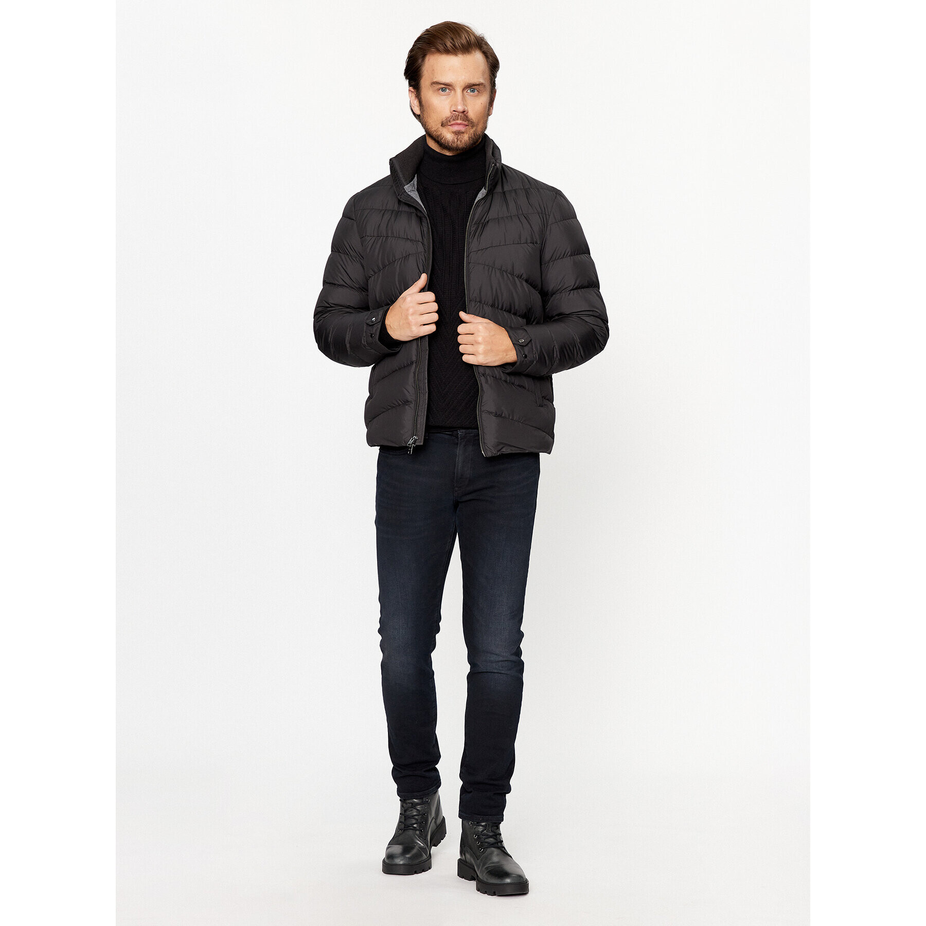 Woolrich Geacă din puf Sundance CFWOOU0843MRUT2635 Negru Regular Fit - Pled.ro