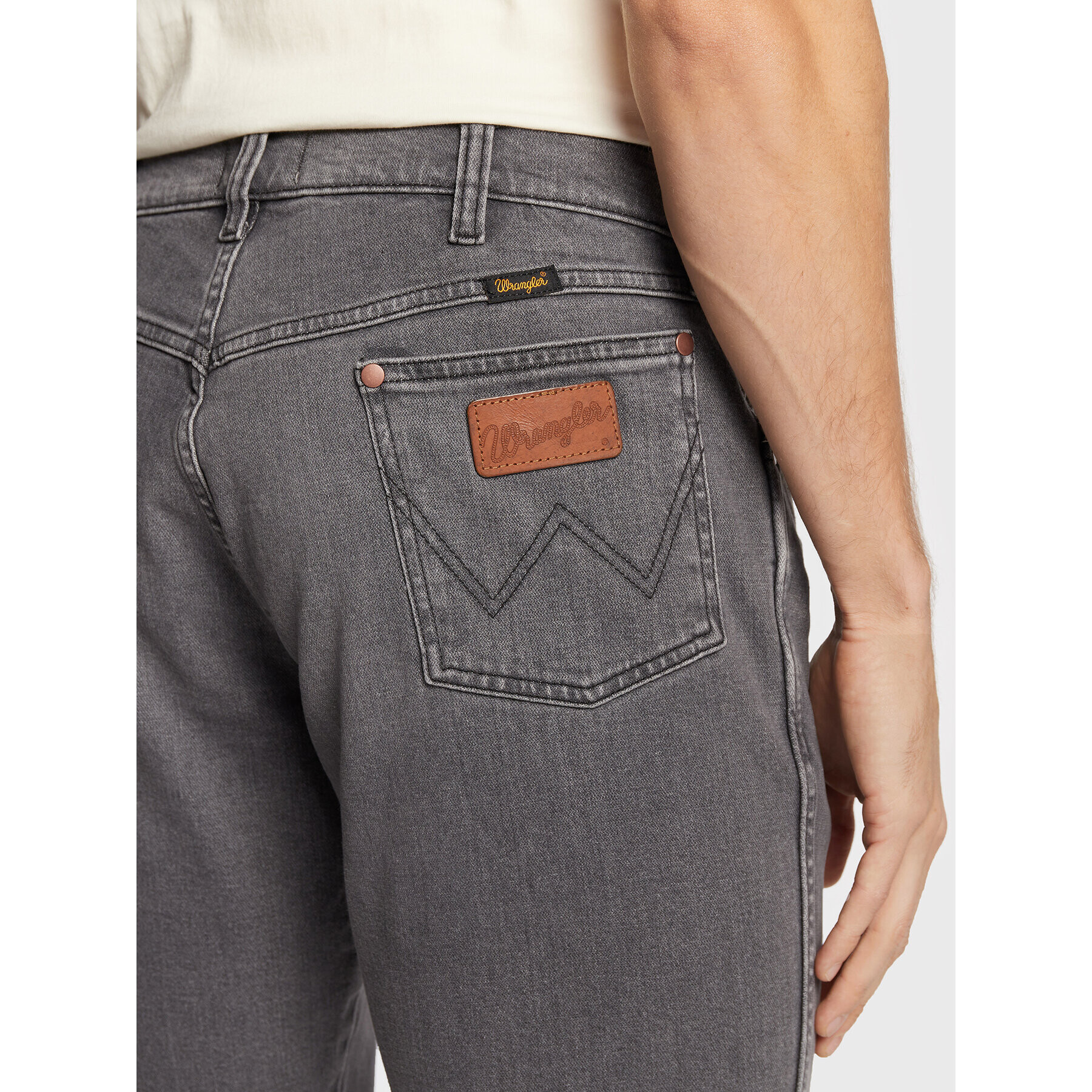 Wrangler Blugi Greensboro W15Q89XVD 112324488 Gri Regular Fit - Pled.ro