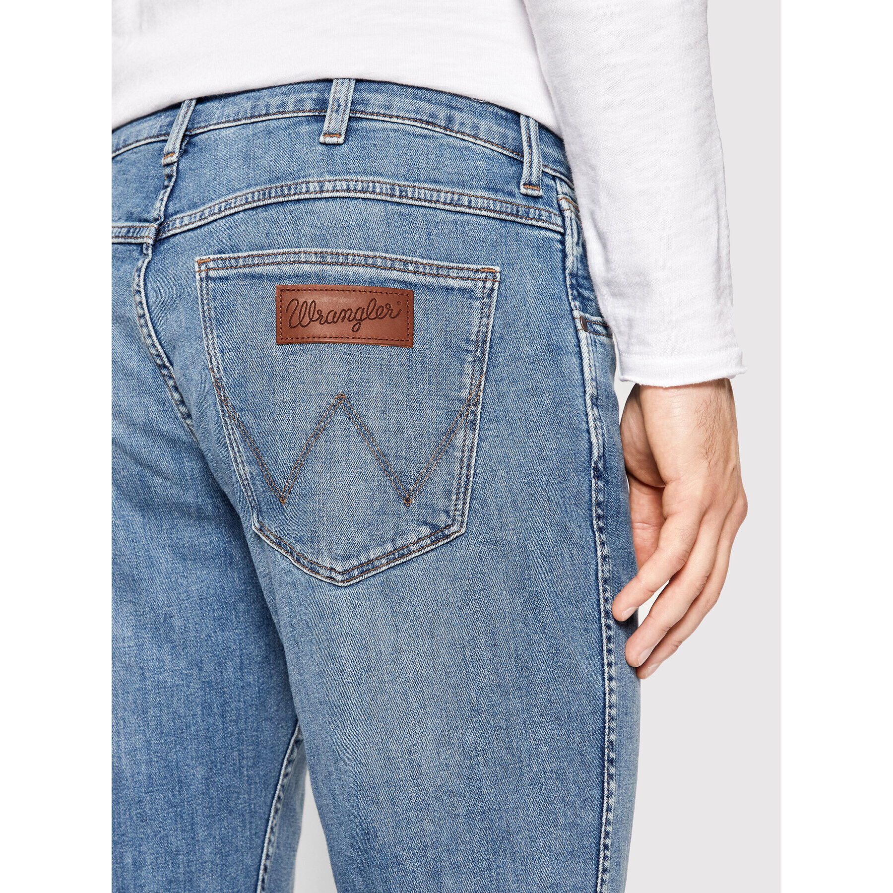 Wrangler Blugi Greensboro W15QYJ38R Albastru Regular Fit - Pled.ro