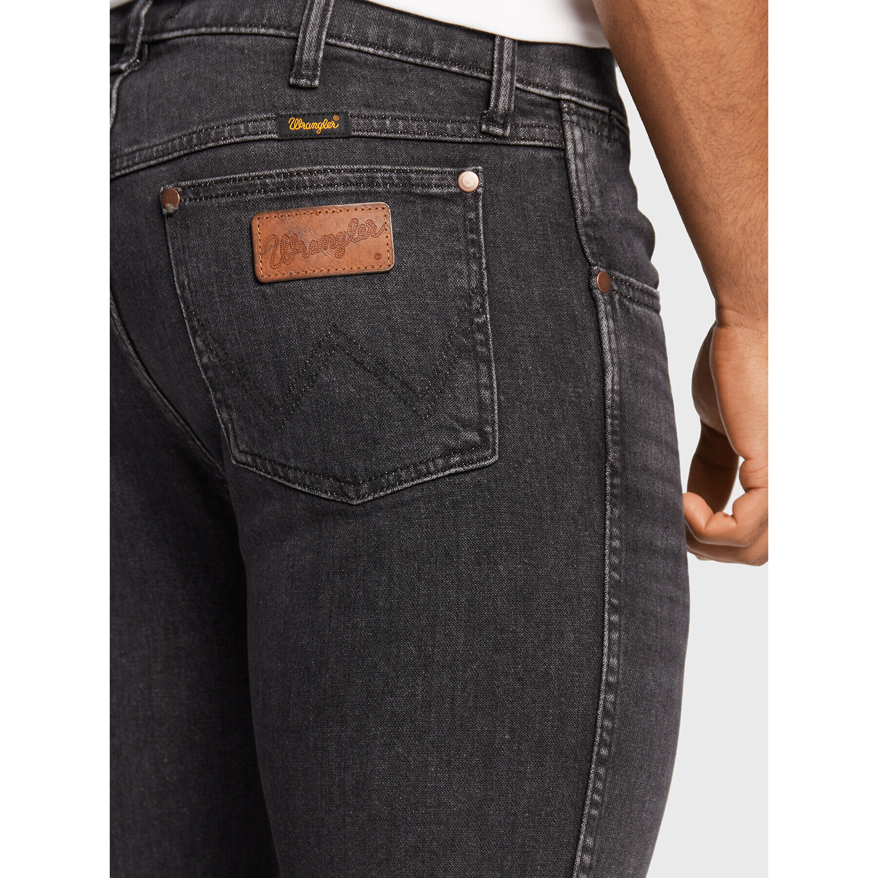 Wrangler Blugi Larston 812 W18S8912V Negru Slim Tapered Fit - Pled.ro