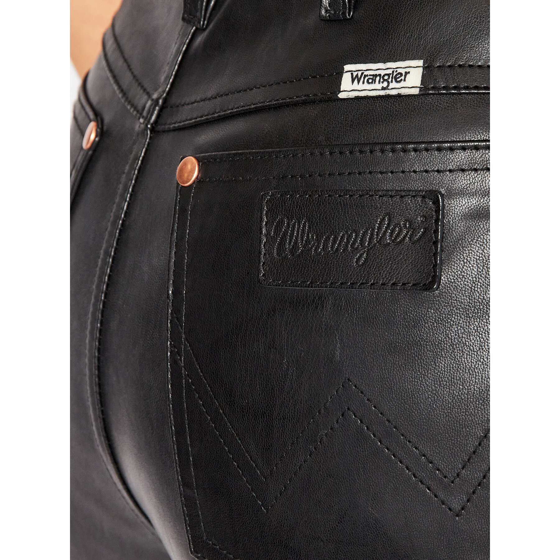 Wrangler Pantaloni din imitație de piele Wild West W2H2NA100 Negru Regular Fit - Pled.ro