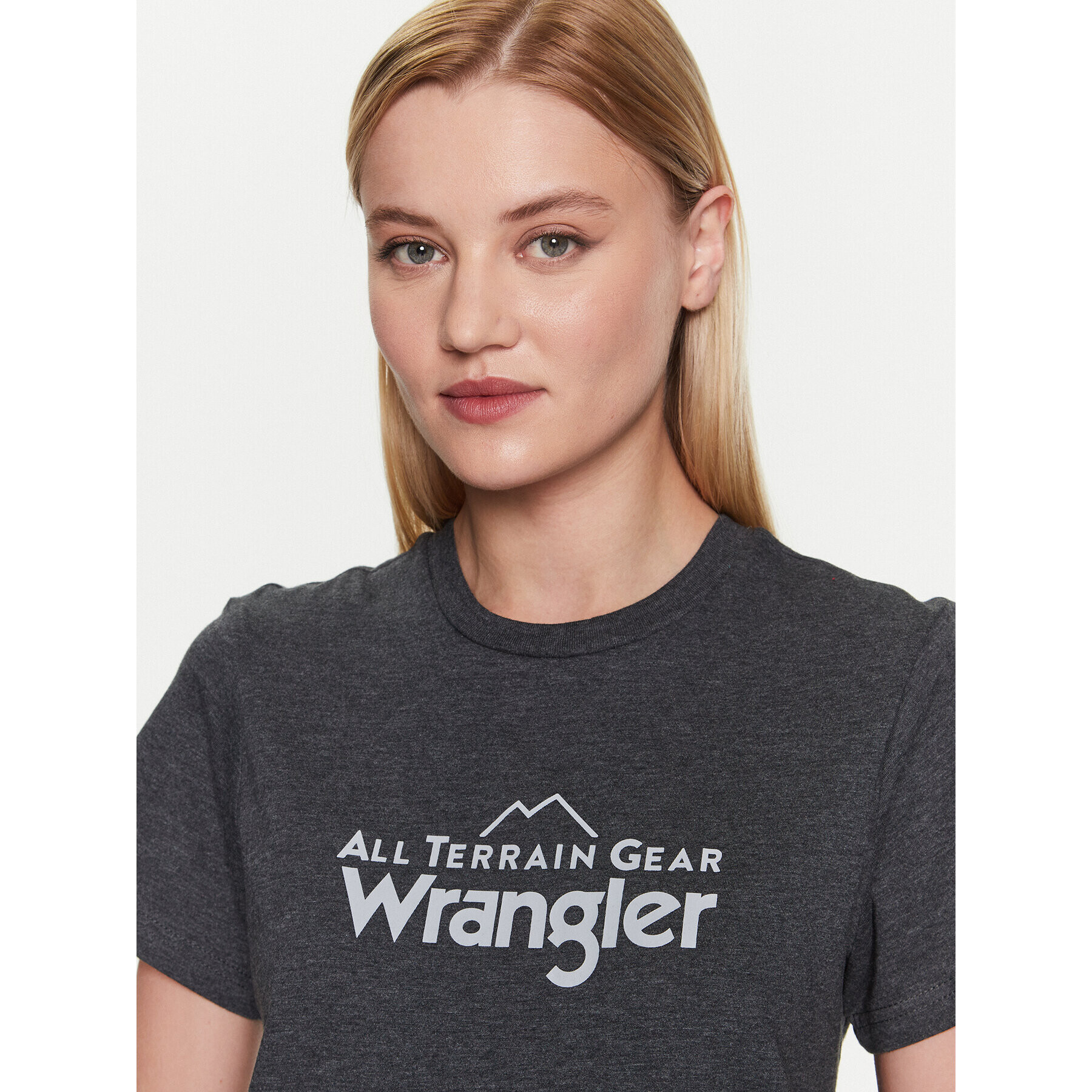 Wrangler Tricou Logo Tee WC5FGEB00 112326375 Gri Regular Fit - Pled.ro