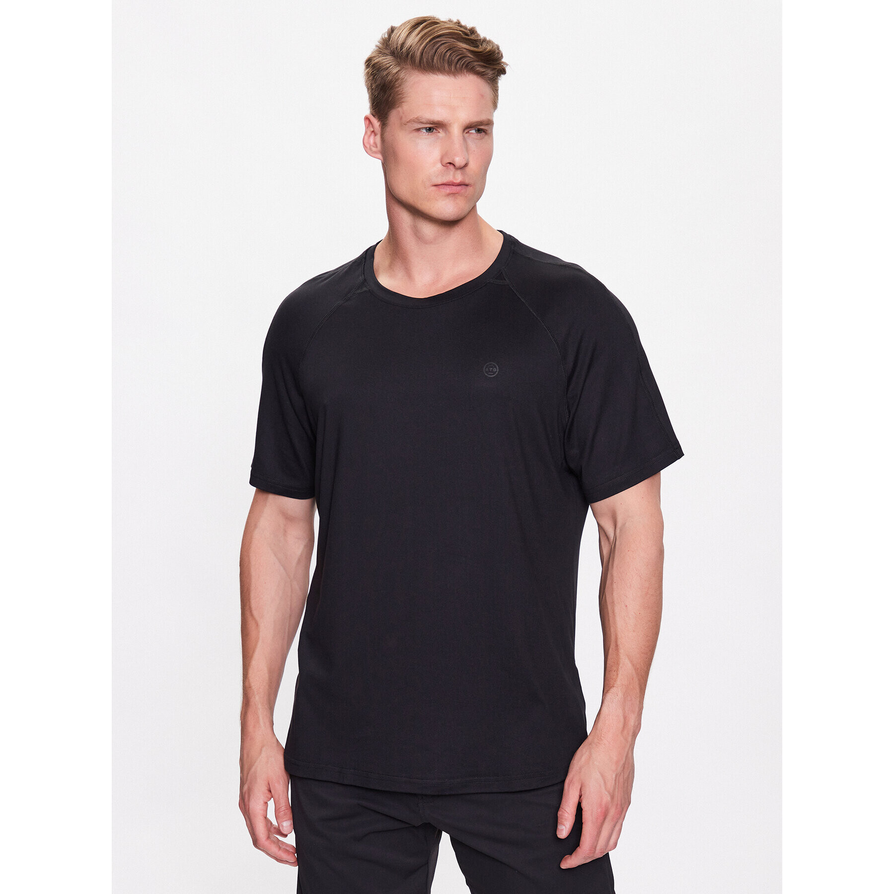 Wrangler Tricou Ss Performance Tee WA7BDU100 112146617 Negru Regular Fit - Pled.ro