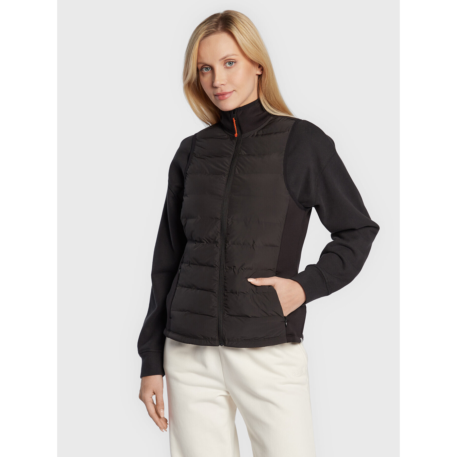 Wrangler Vestă Athletic Hybrid WA4KY3101 Negru Regular Fit - Pled.ro