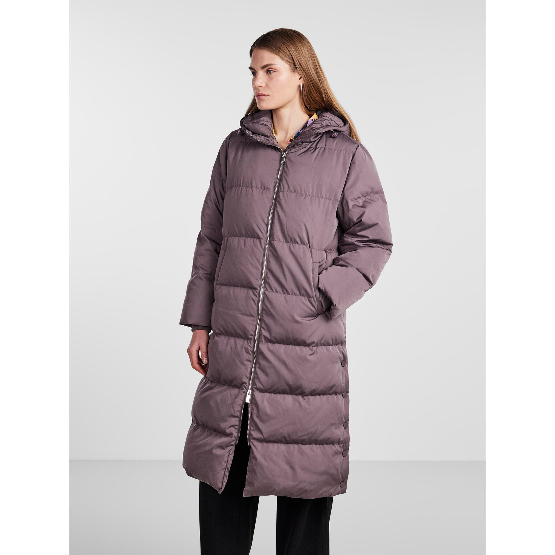 YAS Geacă din puf 26023635 Violet Regular Fit - Pled.ro