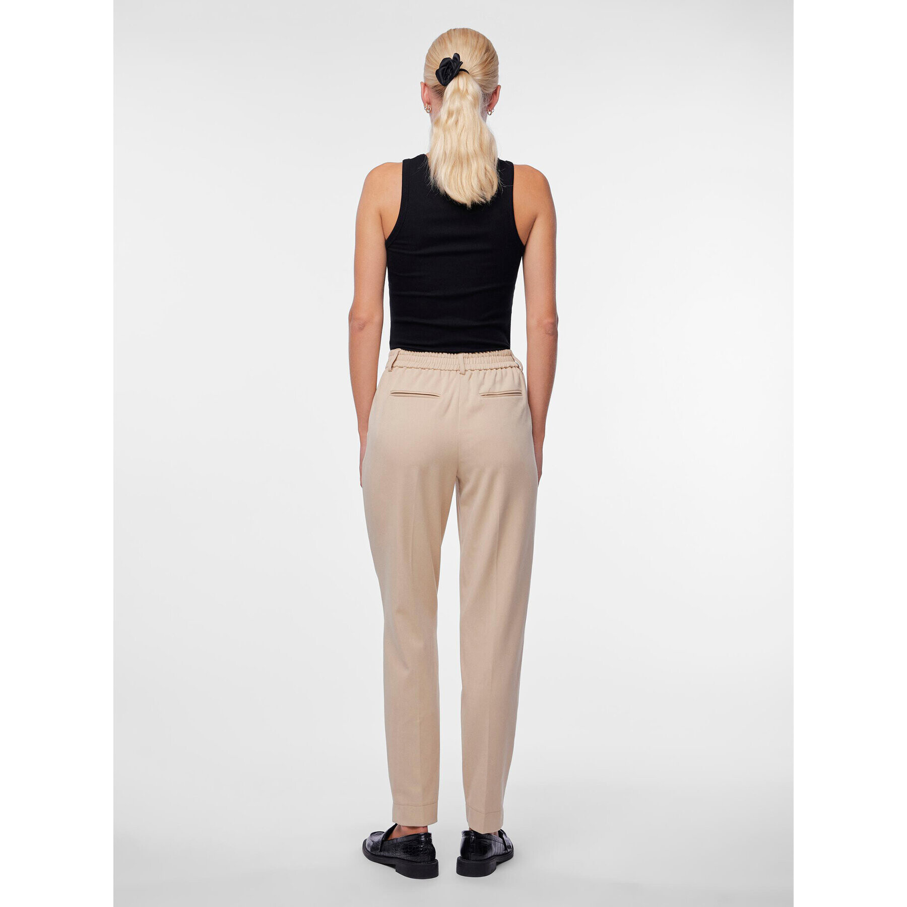 YAS Pantaloni chino Scoop 26032835 Bej Regular Fit - Pled.ro