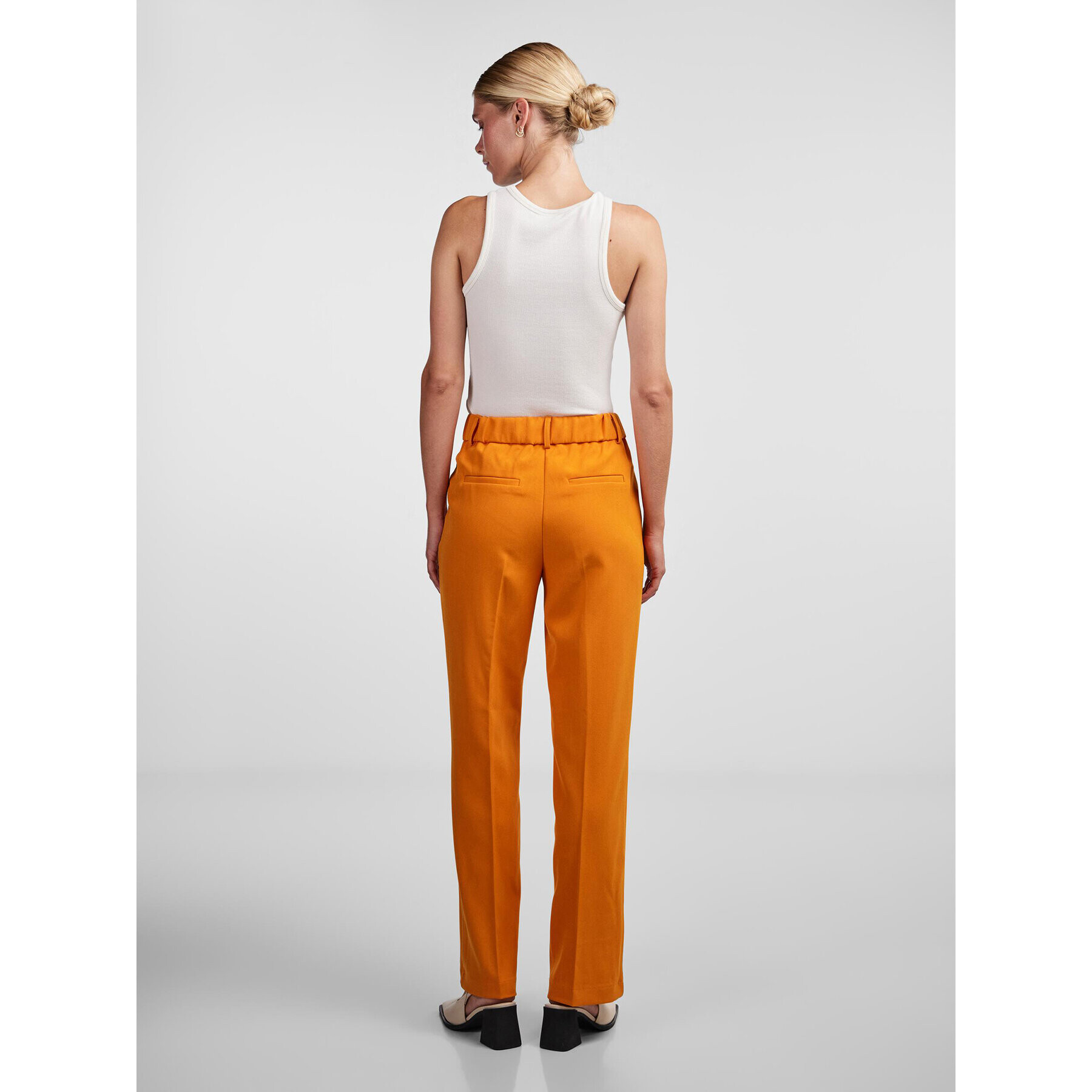 YAS Pantaloni din material Likka 26030744 Portocaliu Regular Fit - Pled.ro