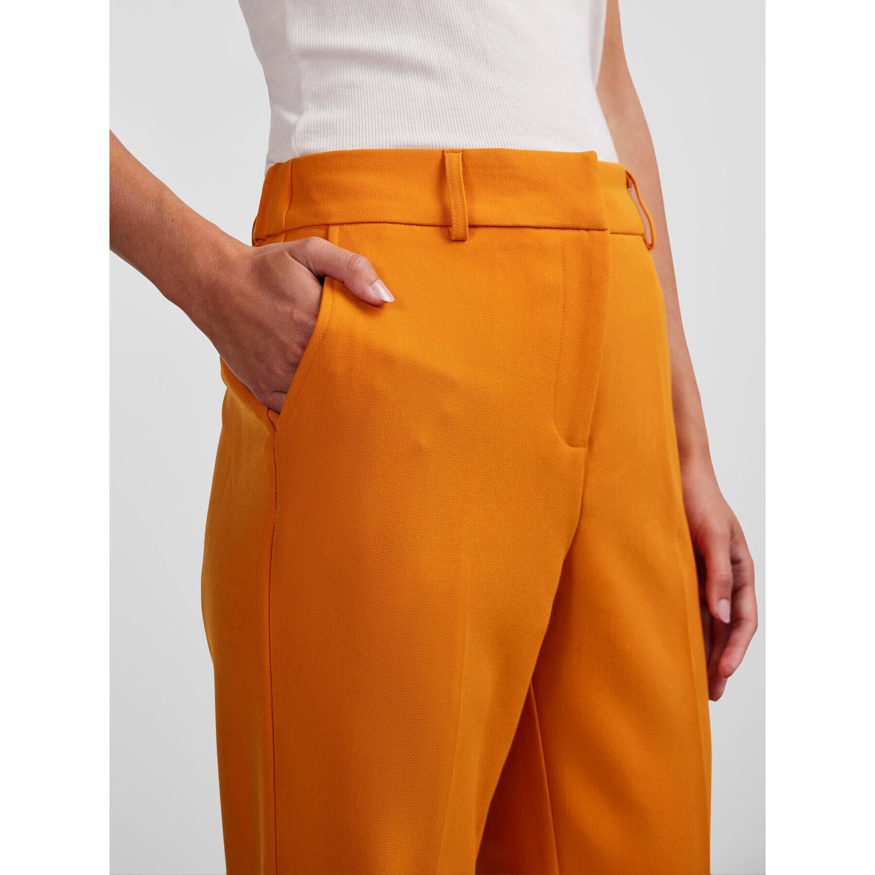 YAS Pantaloni din material Likka 26030744 Portocaliu Regular Fit - Pled.ro