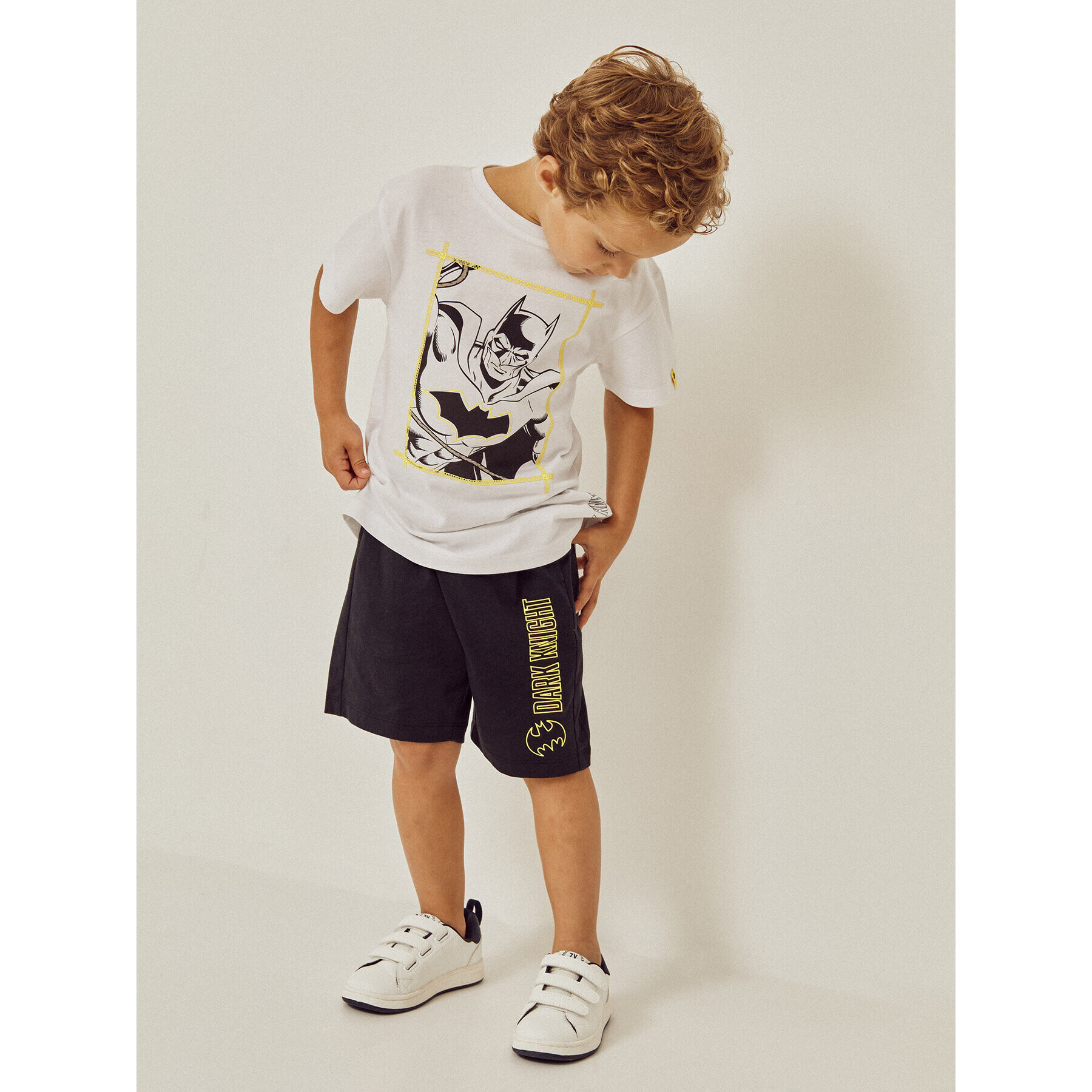 Zippy Set tricou și pantaloni scurți Batman ZKBAP0602 23001 Alb Regular Fit - Pled.ro