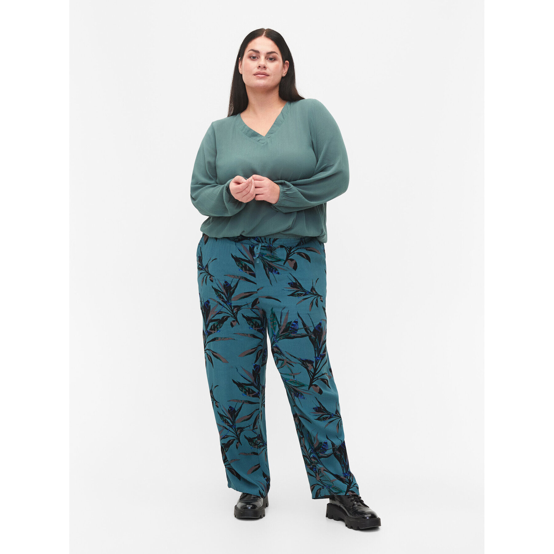 Zizzi Pantaloni din material V00040K Verde Loose Fit - Pled.ro