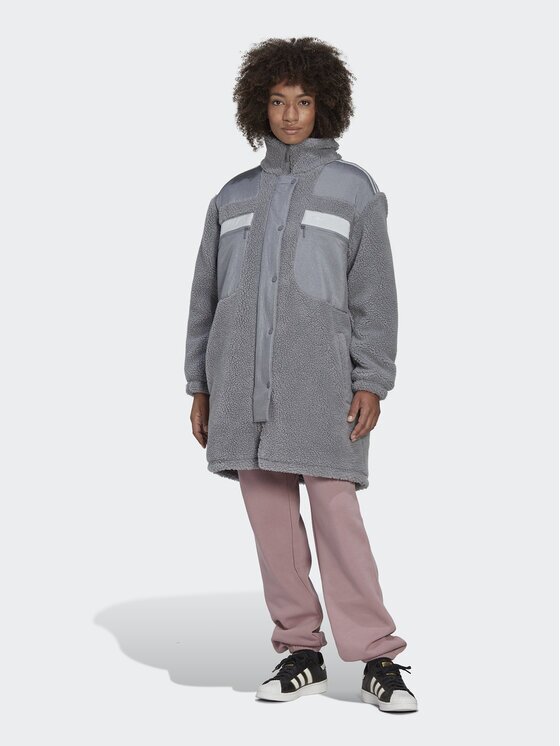 adidas Geacă de iarnă Sherpa HK5256 Relaxed Fit