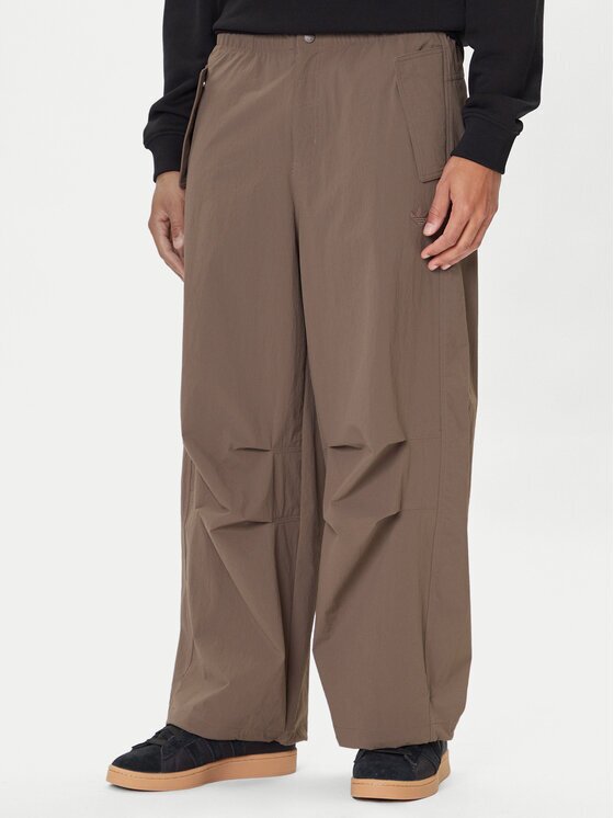 adidas Pantaloni din material Premium Essentials Utility Parachute JW1087 Loose Fit