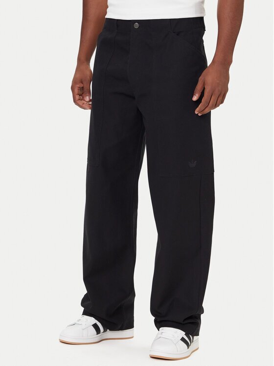 adidas Pantaloni din material Utility JY2770 Regular Fit