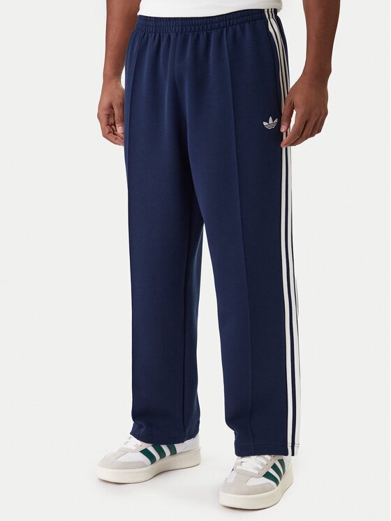 adidas Pantaloni trening adicolor Spacer Track KD4087 Baggy Fit
