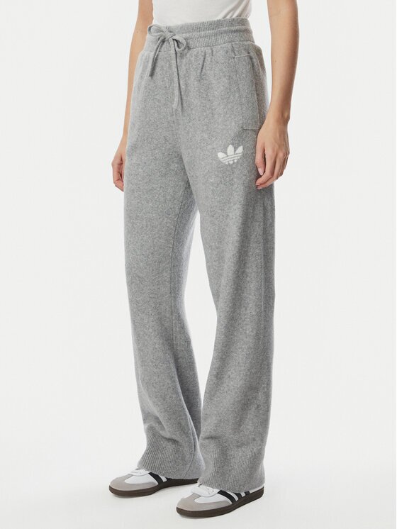 adidas Pantaloni trening Essentials IA4439 Loose Fit