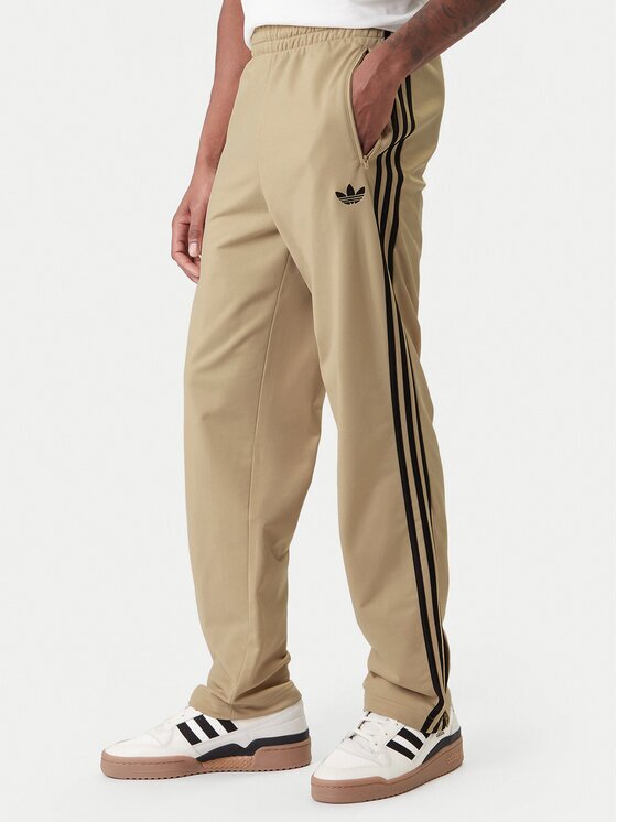 adidas Pantaloni trening Firebird KE6679 Loose Fit