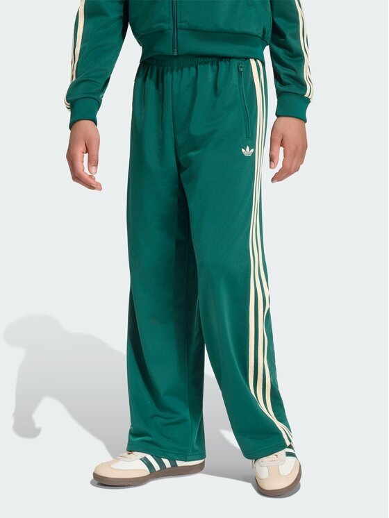 adidas Pantaloni trening Firebird Loose Tracksuit HZ6656 Relaxed Fit