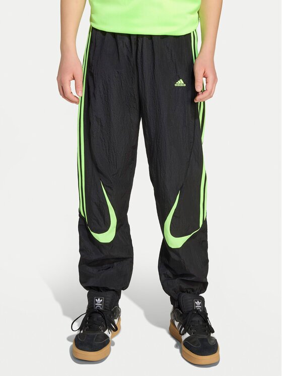 adidas Pantaloni trening Teamgeist JY6321 Loose Fit