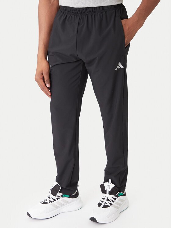 adidas Pantaloni trening Training Essentials Holiday JM5441 Regular Fit