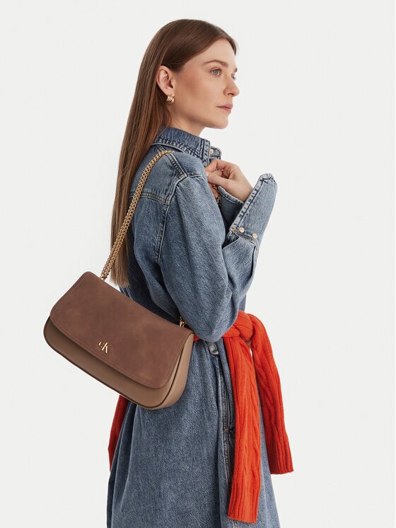 Calvin Klein Geantă Ck Conv Chain Brushed Medium Bag LV04F3407G