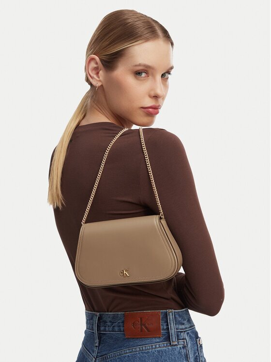 Calvin Klein Geantă Ck Curved Wallet On Chain LV04F1153G