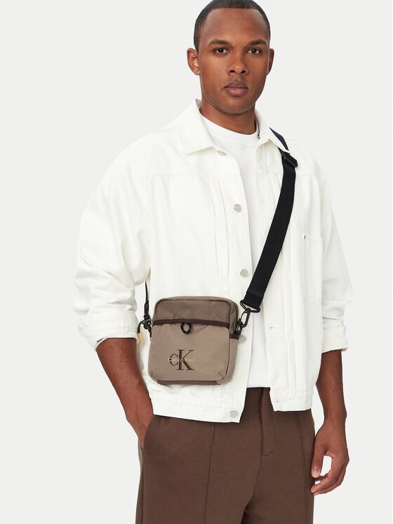 Calvin Klein Geantă crossover Bold Clrblk Square Crossobdy LV04D3519G