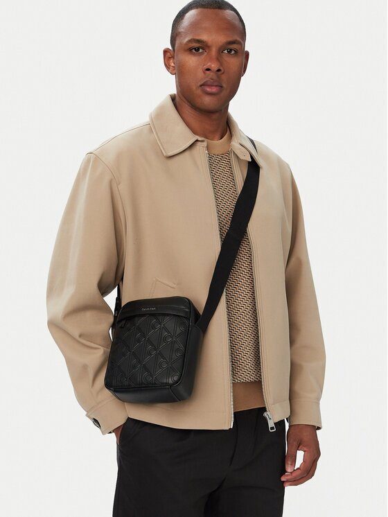 Calvin Klein Geantă crossover Emblem Aop Deboss Reporter LV04D3562G