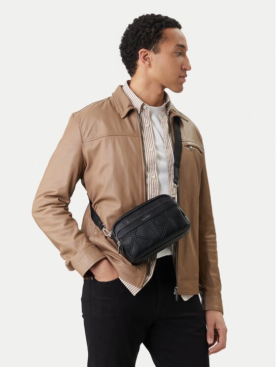 Calvin Klein Geantă crossover Emblem Aop Emboss Camera Bag LV04D3330G