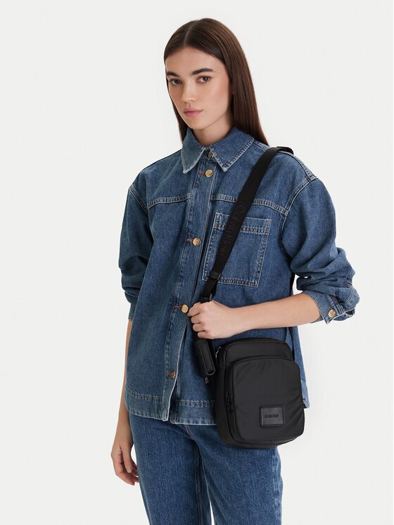Calvin Klein Geantă crossover Puffer Utility Reporter LV04D3200G