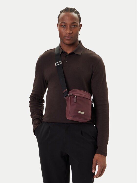 Calvin Klein Geantă crossover Sleek Reporter LV04D3180G
