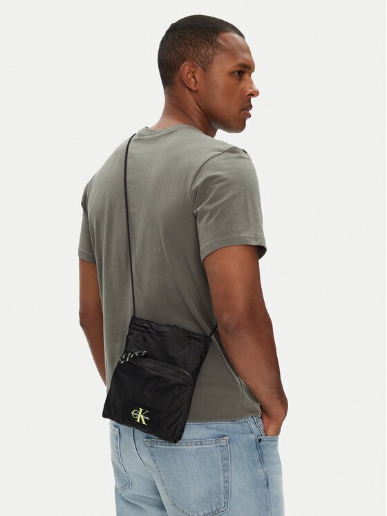 Calvin Klein Geantă crossover Tech Utility Small Cb LV04G1079G