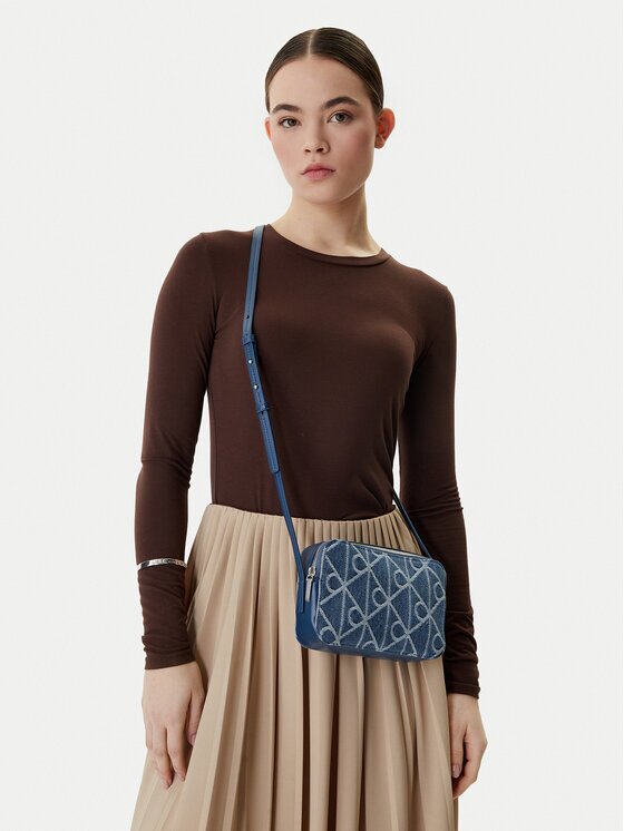 Calvin Klein Geantă Emblem Aop Denim Camera Bag LV04F3430G