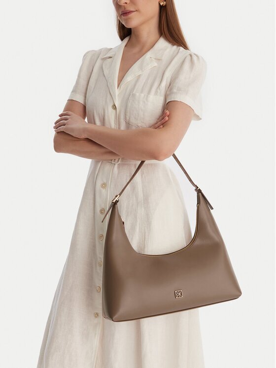 Calvin Klein Geantă Emblem Hw Lthr Shoulder Bag LV04F3262G